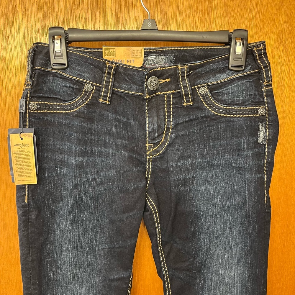 BNWT/LADIES SILVER JEANS SZ 27/31